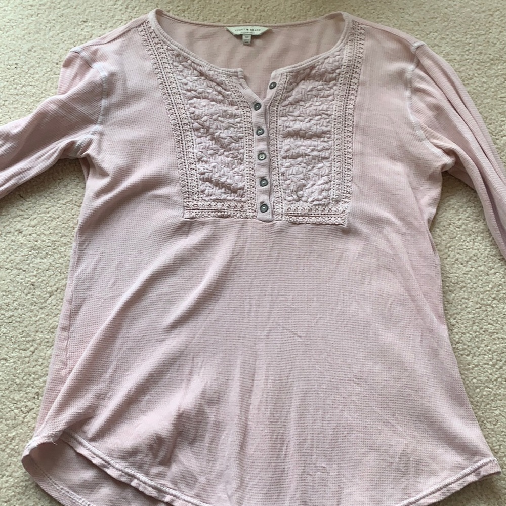 Women’s light pink long-sleeve t-shirt